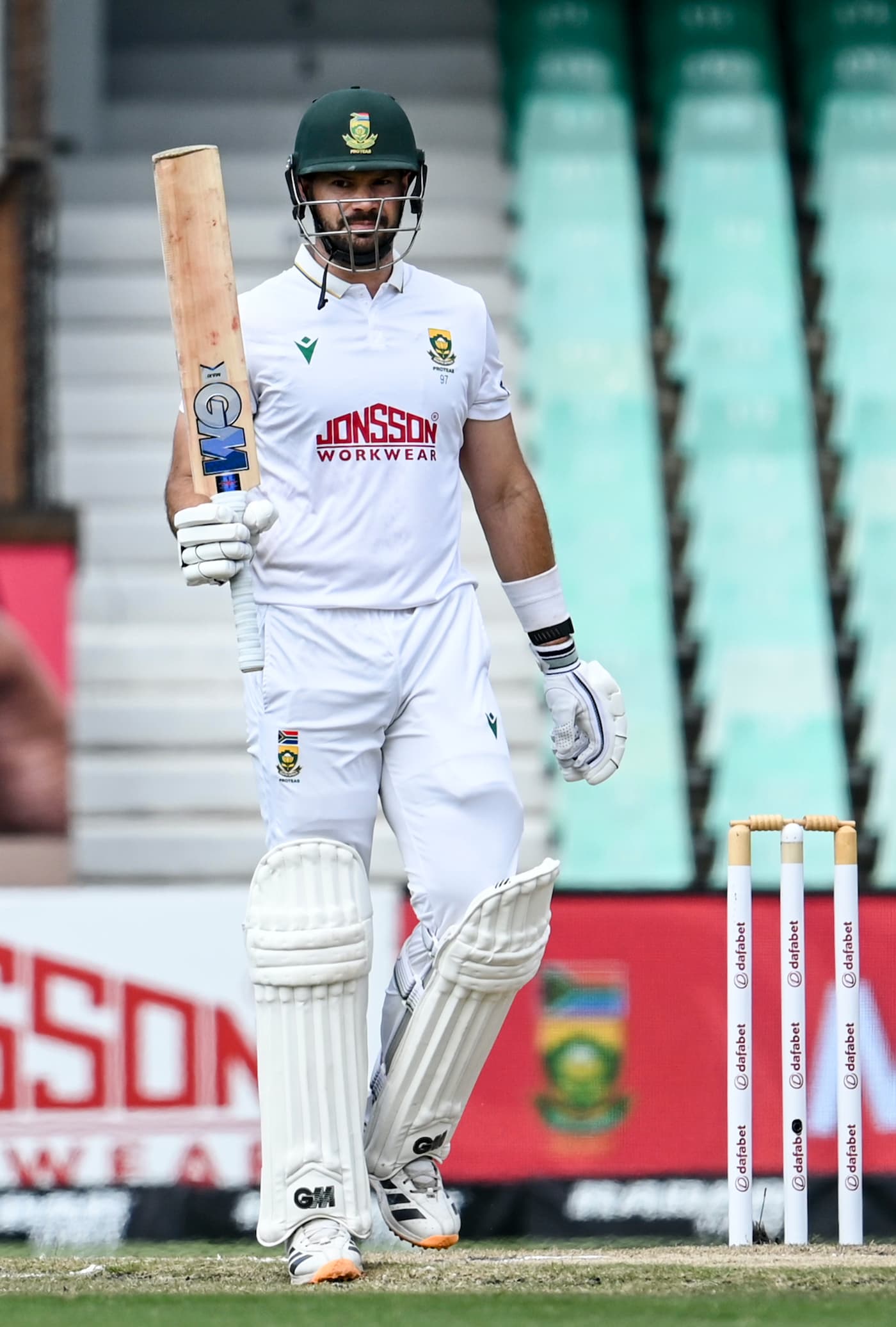 Markram hangs in even as Australia close in on Test win